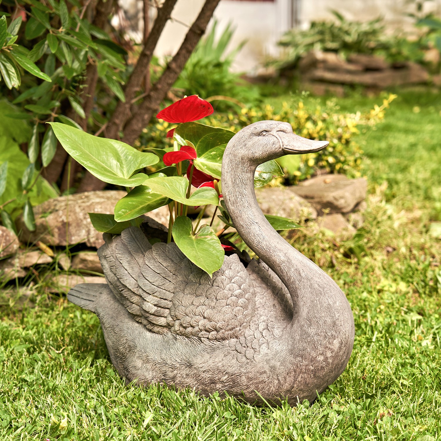 Swan Garden Planters, White, Set of 3 