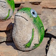 Zaer Ltd International Pre-Order: Set of 3 Solar "Rock" Frogs with Light Up Eyes VA100005-SET View 4